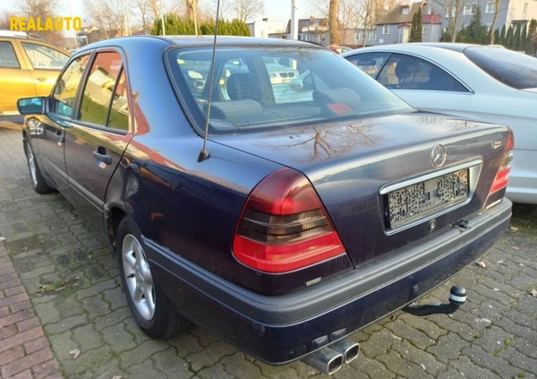 Mercedes-Benz Klasa C cena 7500 przebieg: 208000, rok produkcji 1997 z Kłecko małe 92